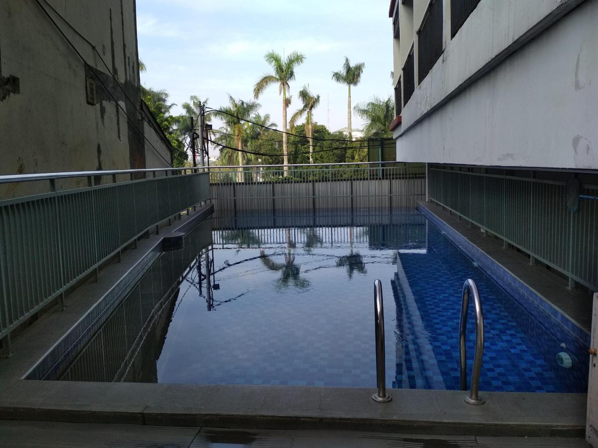 Simply And Comfy Studio Room Apartment Beverly Dago By Travelio Bandung Buitenkant foto