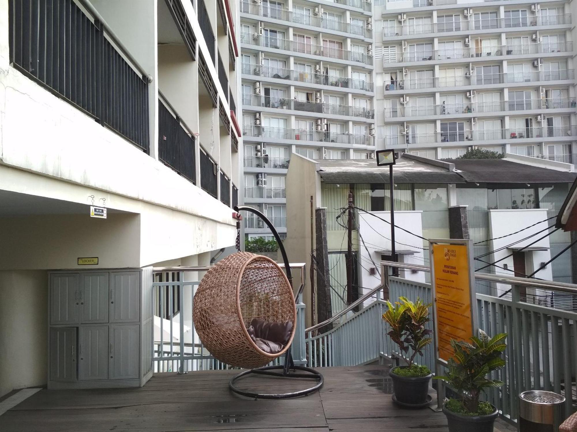 Simply And Comfy Studio Room Apartment Beverly Dago By Travelio Bandung Buitenkant foto